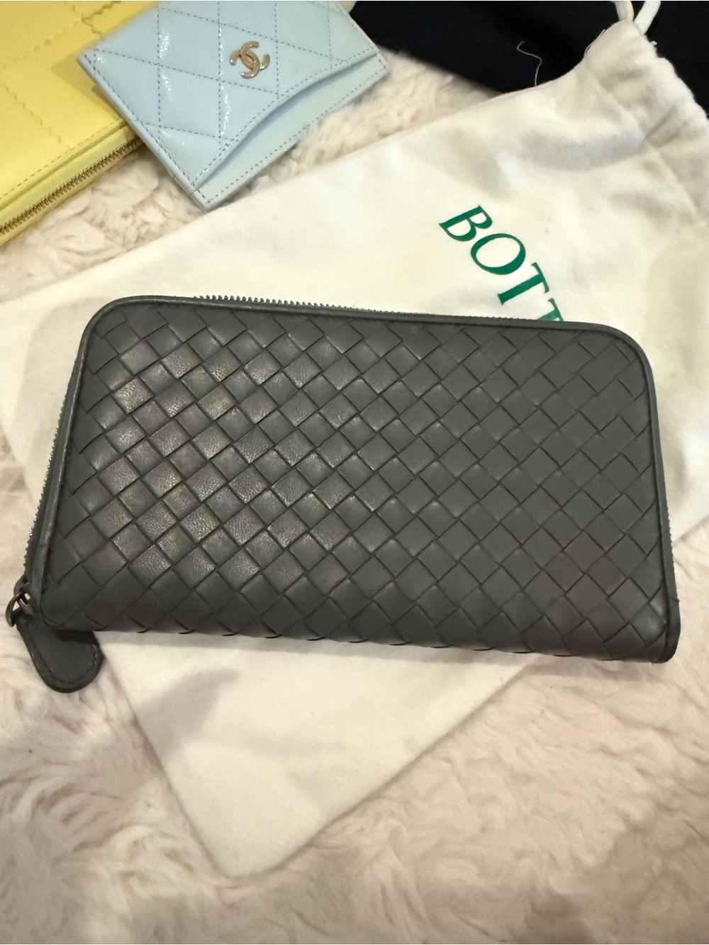 Bottega Veneta Woven Intrecciato Zip Wallet - Gray